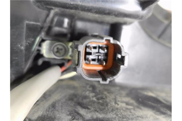 Recambio de piloto porton trasero derecho para ssangyong kyron 2.0 200 xdi referencia OEM IAM 8360409050  