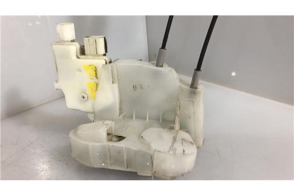 Recambio de cierre electromagnetico delantero izquierdo para subaru legacy iv 2.0 referencia OEM IAM 61031AG030  
