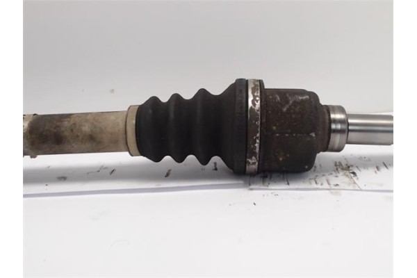 Recambio de palier delantero izquierdo para citroen xsara berlina 1.4 i referencia OEM IAM 32721F  