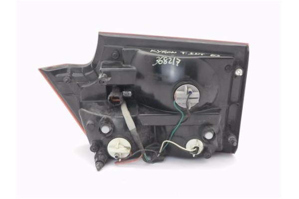 Recambio de piloto porton trasero izquierdo para ssangyong kyron 2.0 200 xdi referencia OEM IAM 8360309150  