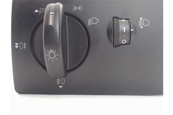 Recambio de mando de luces para ford focus berlina (cap) referencia OEM IAM 4M5T13A024LA  