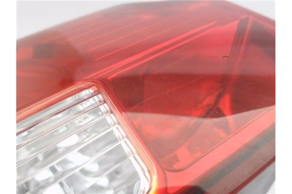 Recambio de piloto porton trasero izquierdo para ssangyong kyron 2.0 200 xdi referencia OEM IAM 8360309150  
