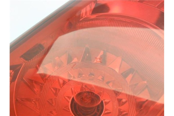 Recambio de piloto porton trasero izquierdo para ssangyong kyron 2.0 200 xdi referencia OEM IAM 8360309150  