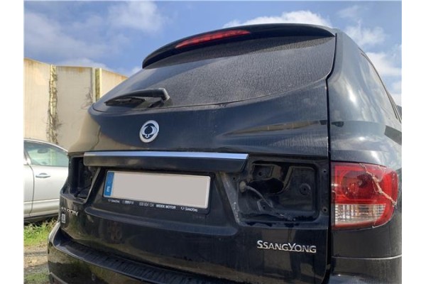 Recambio de porton trasero para ssangyong kyron 2.0 200 xdi referencia OEM IAM 6401109302  