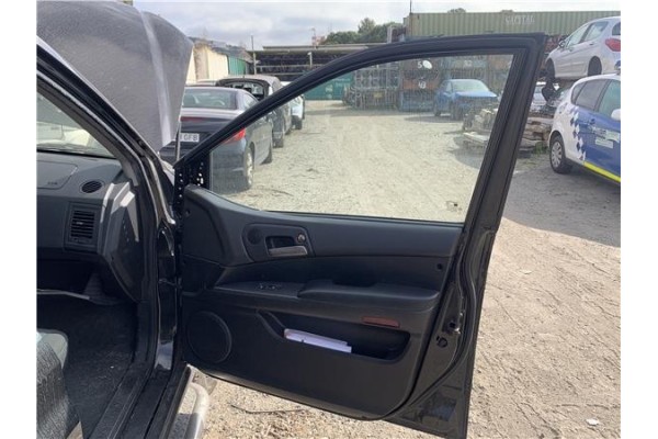 Recambio de puerta delantero derecha para ssangyong kyron 2.0 200 xdi referencia OEM IAM 6200408D50 6281009001 