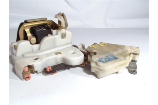 Recambio de cierre electromagnetico trasero izquierdo para nissan almera tino (v10m) 2.2 di referencia OEM IAM 82553BM760 089205