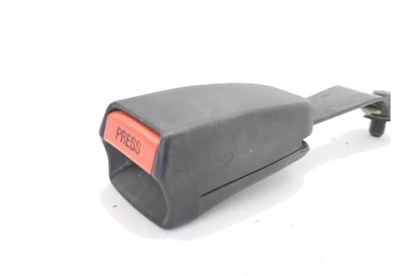 Recambio de anclaje cinturon delantero derecho para honda civic vi 1.6 referencia OEM IAM 81455S6DE01ZB  