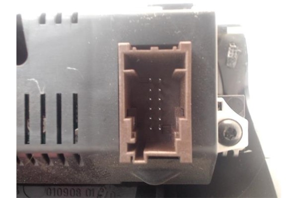 Recambio de pantalla para peugeot 307 break / sw (s1) 2.0 hdi 135 referencia OEM IAM 9821852480 8209G6 