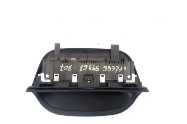 Recambio de pantalla para peugeot 307 break / sw (s1) 2.0 hdi 135 referencia OEM IAM 9821852480 8209G6 