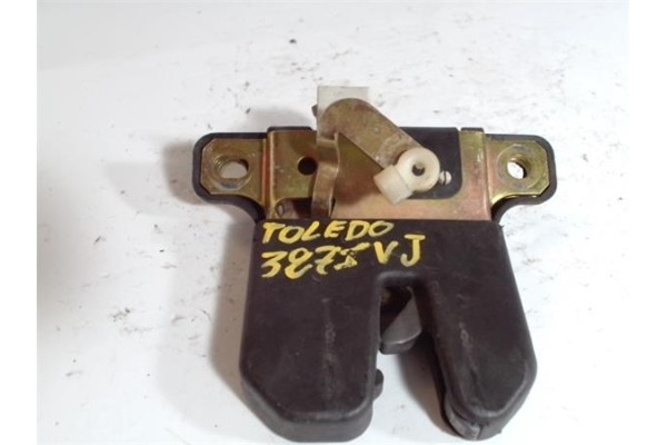 Recambio de cerradura porton para seat toledo (1m2) 1.9 tdi referencia OEM IAM 8D5827505D  