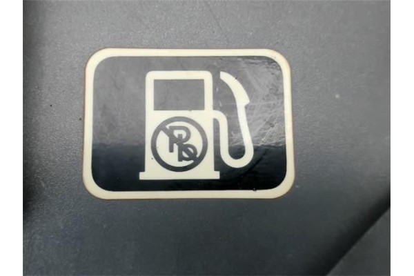 Recambio de tapa exterior combustible para toyota corolla (_e9_) 1.6 xl referencia OEM IAM 7735012150  