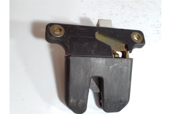 Recambio de cerradura porton para seat toledo (1m2) 1.9 tdi referencia OEM IAM 8D5827505D  