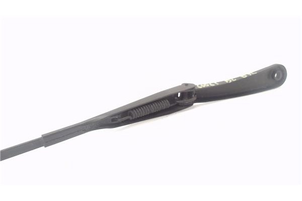 Recambio de brazo limpiaparabrisas delantero derecho para dacia sandero i 1.2 16v referencia OEM IAM 288861964R  