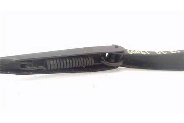 Recambio de brazo limpiaparabrisas delantero izquierdo para dacia sandero i 1.2 16v referencia OEM IAM 288811027R  