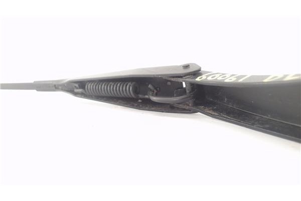 Recambio de brazo limpiaparabrisas delantero izquierdo para dacia sandero i 1.2 16v referencia OEM IAM 288811027R  