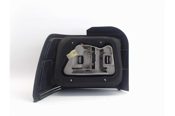 Recambio de piloto trasero derecho para rover rover 400 lim. (xw) referencia OEM IAM   