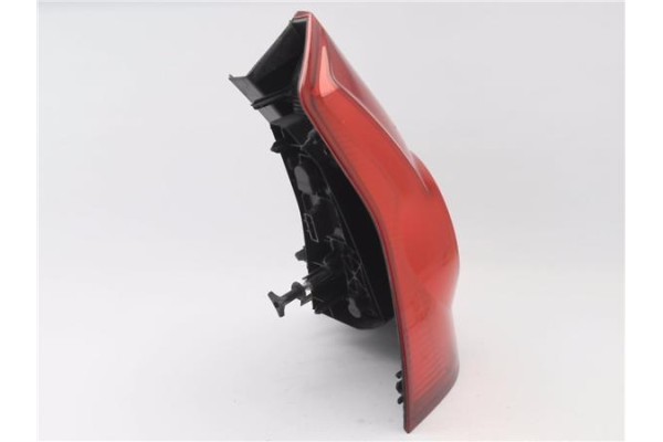 Recambio de piloto trasero izquierdo para dacia sandero i 1.2 16v referencia OEM IAM 8200734825  