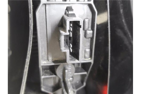 Recambio de piloto trasero izquierdo para dacia sandero i 1.2 16v referencia OEM IAM 8200734825  