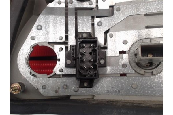 Recambio de piloto trasero izquierdo para bmw serie 3 berlina (e36) referencia OEM IAM 63211387657  