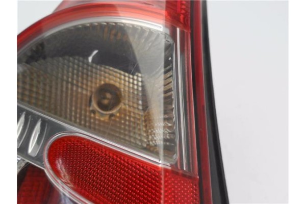 Recambio de piloto trasero izquierdo para dacia sandero i 1.2 16v referencia OEM IAM 8200734825  