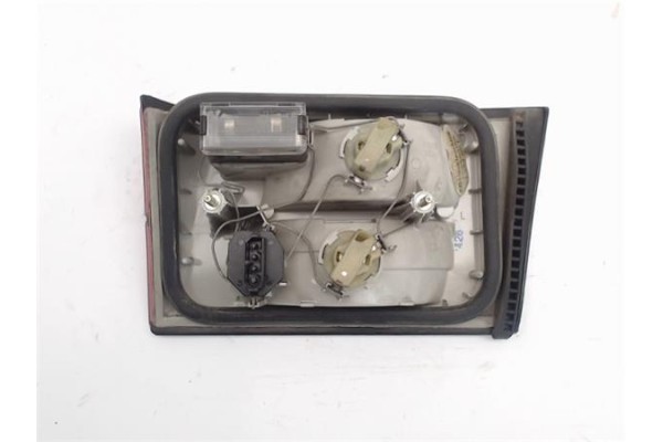 Recambio de piloto porton trasero izquierdo para bmw serie 5 berlina (e34) referencia OEM IAM 1384011L  