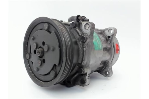 Recambio de compresor aire acond. para renault megane ii berlina 3p 1.4 emotion referencia OEM IAM 7700272987  7700866491 , RENA