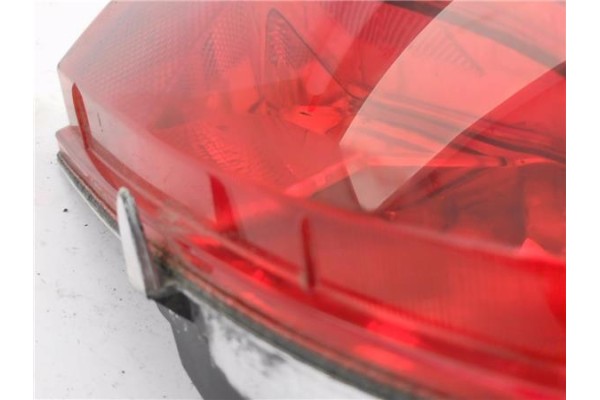 Recambio de reflectante paragolpes trasero para opel corsa c 1.2 twinport referencia OEM IAM 13118664  