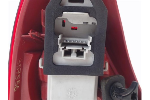 Recambio de piloto trasero derecho para renault clio ii (xbo) 1.5d dci 65cv referencia OEM IAM 89023923 82000714140 