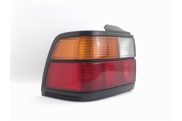 Recambio de piloto trasero izquierdo para rover rover 200 (rf) referencia OEM IAM 07742425  