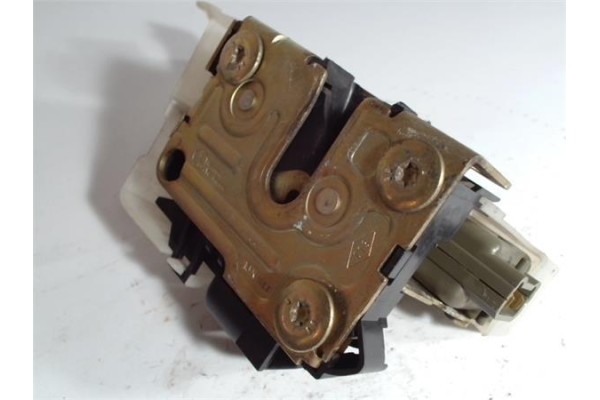 Recambio de cierre electromagnetico delantero izquierdo para renault clio ii (xbo) 1.4 75cv referencia OEM IAM 7700434604  