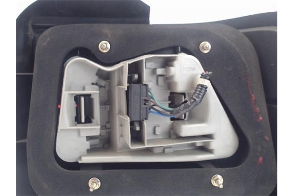 Recambio de piloto trasero izquierdo para rover rover 200 (rf) referencia OEM IAM 07742425  