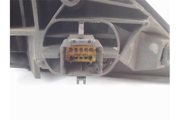Recambio de retrovisor electrico izquierdo para renault scenic ii (jm) 1.5 dci (jm1e) referencia OEM IAM 7701068384  