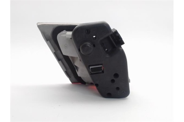Recambio de piloto porton trasero derecho para bmw serie 3 coupe (e46) referencia OEM IAM 83647228  