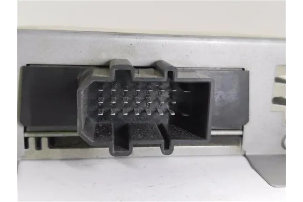 Recambio de amplificador sonido para seat exeo st (3r5) 2.0 reference referencia OEM IAM 8E9035223D  