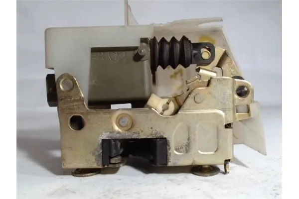 Recambio de cierre electromagnetico trasero derecho para renault clio ii (xbo) 1.4 75cv referencia OEM IAM 7701469941  