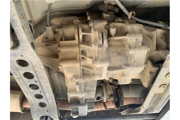 Recambio de caja cambios manual 4x4 para nissan terrano ii (r20) 2.7 td 4wd referencia OEM IAM 32101G2342 310204GX18 