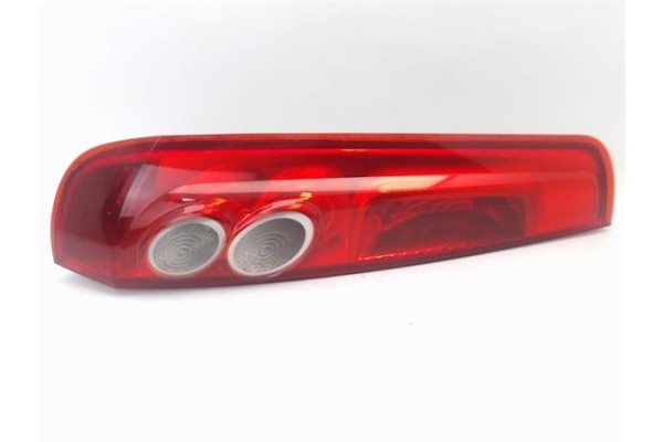 Recambio de piloto trasero izquierdo para ford fiesta vi 1.4 tdci referencia OEM IAM 1432274  