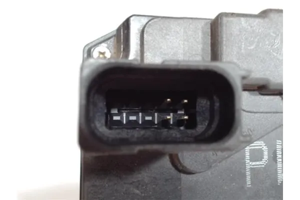 Recambio de cierre electromagnetico trasero derecho para opel zafira b 1.7 cosmo referencia OEM IAM 13210739  13128116 , OPEL