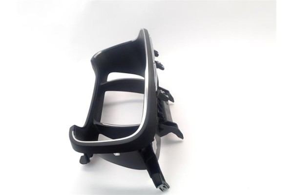 Recambio de embellecedor cuadro instrumentos para renault megane iv berlina 5p 1.2 experience referencia OEM IAM 682647342R  