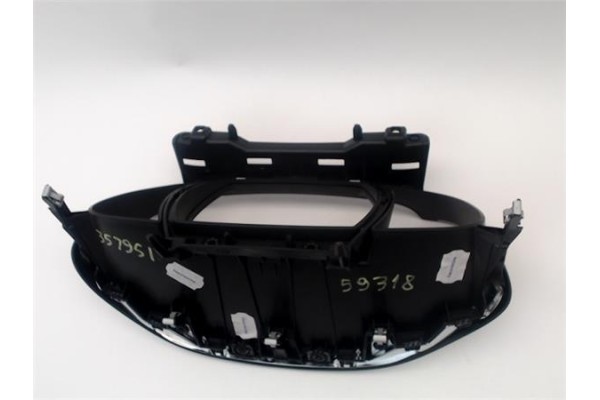 Recambio de embellecedor cuadro instrumentos para renault megane iv berlina 5p 1.2 experience referencia OEM IAM 682647342R  