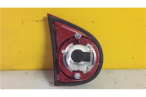 Recambio de piloto interior derecho para volkswagen golf v (1k1) 1.4 conceptline (e) referencia OEM IAM 1K6945108C  