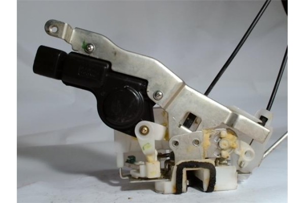 Recambio de cierre electromagnetico delantero derecho para suzuki alto (amf310) 1.0 referencia OEM IAM 82201M68K00  