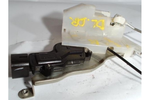 Recambio de cierre electromagnetico delantero derecho para suzuki alto (amf310) 1.0 referencia OEM IAM 82201M68K00  