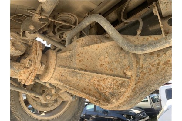 Recambio de puente trasero para nissan terrano ii (r20) 2.7 td 4wd referencia OEM IAM 430101F900 430100F004 