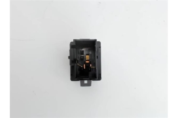 Recambio de interruptor luces emergencia para volkswagen polo iv (9n1) 1.2 12v referencia OEM IAM 6Q0953235A  6Q0953235 , AUDI