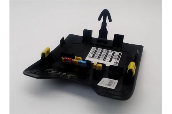 Recambio de tapa caja rele para renault megane iv berlina 5p 1.2 experience referencia OEM IAM 243127929R  