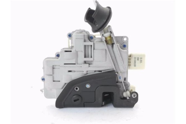 Recambio de cierre electromagnetico trasero izquierdo para seat exeo st (3r5) 2.0 reference referencia OEM IAM 8E0839015AA  