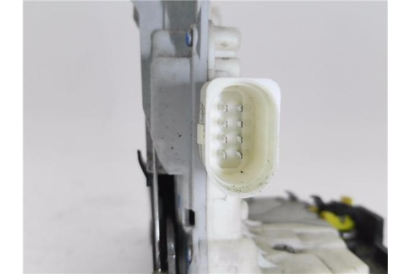 Recambio de cierre electromagnetico trasero izquierdo para seat exeo st (3r5) 2.0 reference referencia OEM IAM 8E0839015AA  