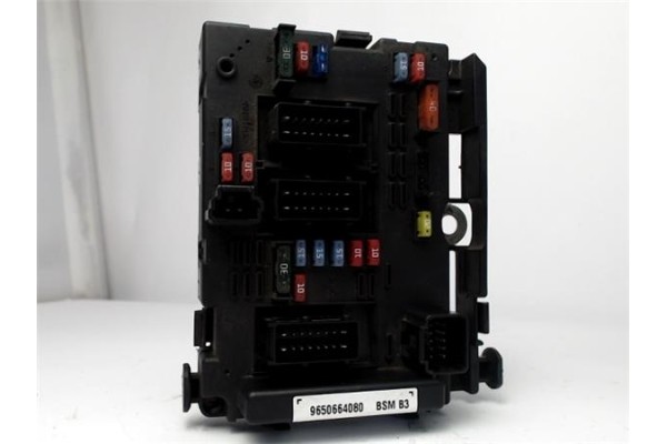 Recambio de caja fusibles/rele para peugeot 206 berlina 1.4 16v referencia OEM IAM 9650664080 42123817 