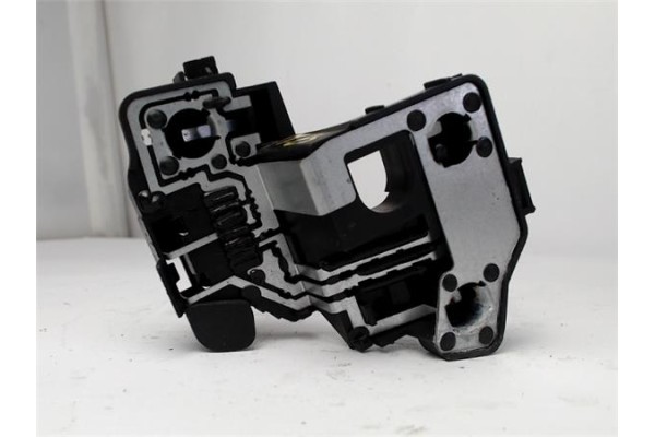 Recambio de portalampara porton trasero izquierdo para peugeot 206 berlina 1.4 16v referencia OEM IAM   